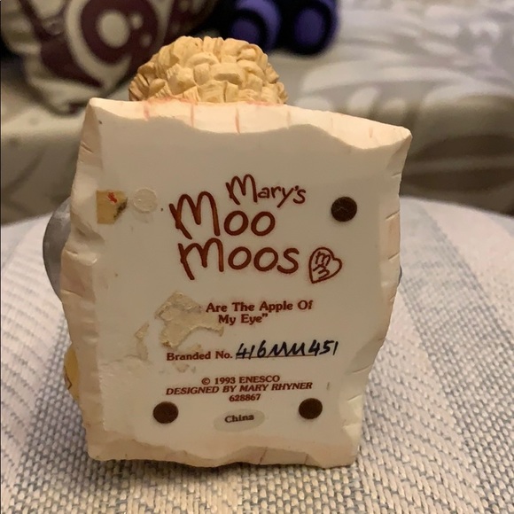 Mary’s Moo Moos figurine. - Picture 2 of 3